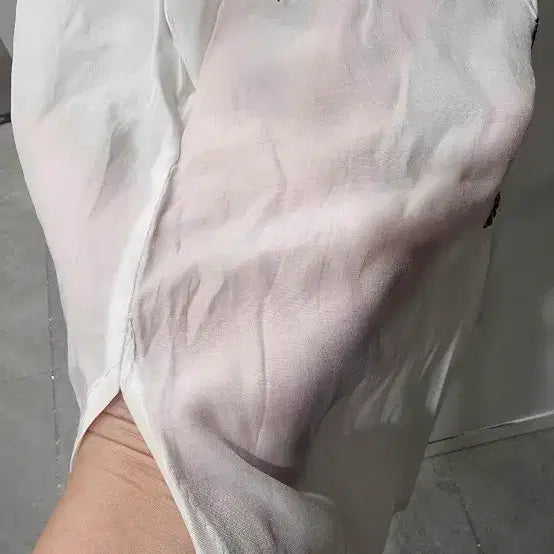 [BUNJANG] White Embroidered Short-Sleeved Blouse / 화이트 자수 반팔 블라우스