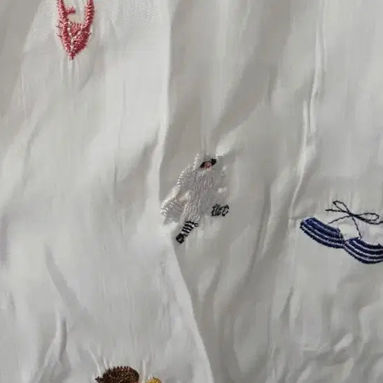[BUNJANG] White Embroidered Short-Sleeved Blouse / 화이트 자수 반팔 블라우스