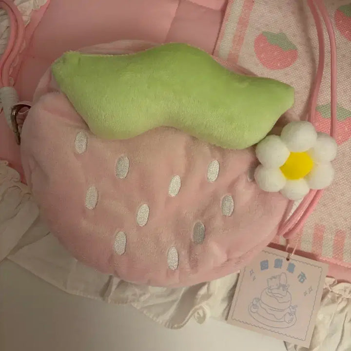 [BUNJANG] Ichigo Strawberry Crossbody Pouch Bag / 미사용) 딸기 파우치 가방 크로스백 이치고 키덜트 모리걸 레이 갸루