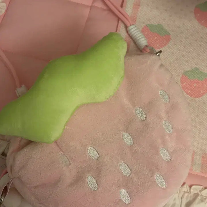 [BUNJANG] Ichigo Strawberry Crossbody Pouch Bag / 미사용) 딸기 파우치 가방 크로스백 이치고 키덜트 모리걸 레이 갸루
