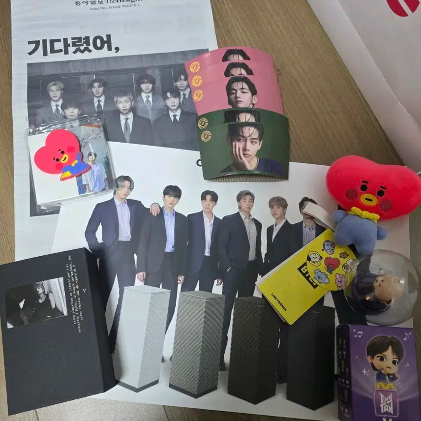 [BUNJANG] BTS V Photobook TinyTAN Tata Starbucks Collaboration Bundle Set / BTS V 포토북 타이니탄 타타 스벅콜라보볼 컵홀더 굿즈 일괄