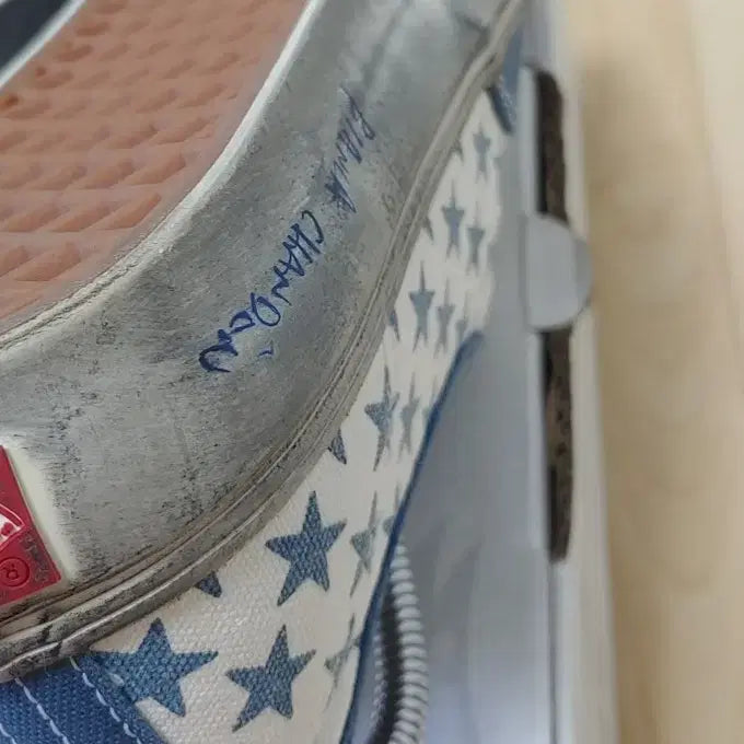 [BUNJANG] Vans Vault x Bianca Chandôn Authentic LX Stressed Navy Sneakers / 반스 볼트 x 비앙카 샹동 어센틱 LX 스트레스드 네이비 265