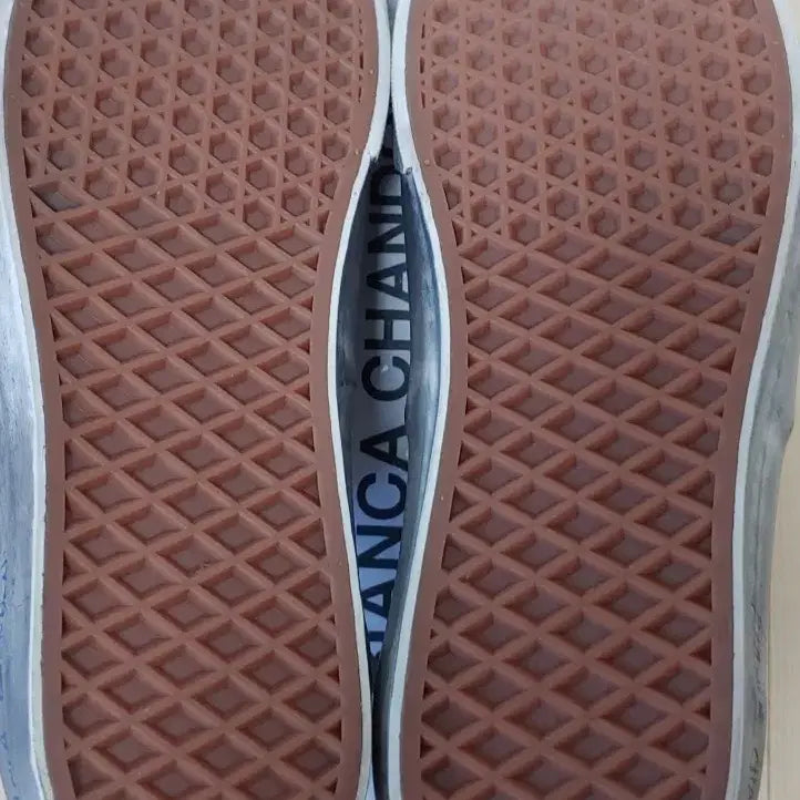 [BUNJANG] Vans Vault x Bianca Chandôn Authentic LX Stressed Navy Sneakers / 반스 볼트 x 비앙카 샹동 어센틱 LX 스트레스드 네이비 265