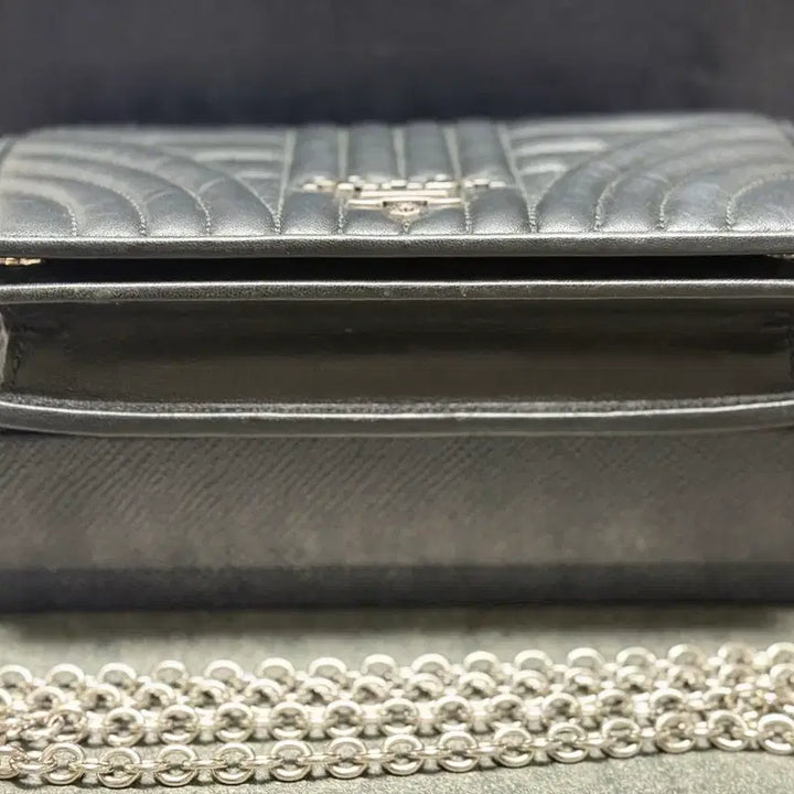 [BUNJANG] Prada Dot Shoulder Bag Black Chain / (100%정품) 프라다 도트 숄더백 블랙 체인