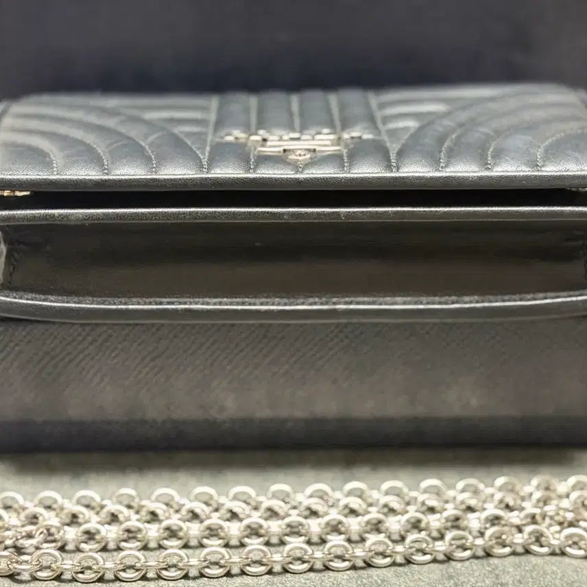[BUNJANG] Prada Dot Shoulder Bag Black Chain / (100%정품) 프라다 도트 숄더백 블랙 체인