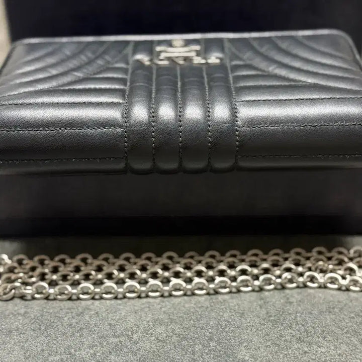 [BUNJANG] Prada Dot Shoulder Bag Black Chain / (100%정품) 프라다 도트 숄더백 블랙 체인