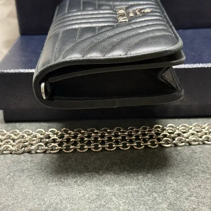 [BUNJANG] Prada Dot Shoulder Bag Black Chain / (100%정품) 프라다 도트 숄더백 블랙 체인