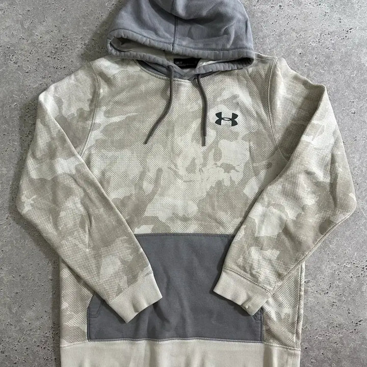 [BUNJANG] Under Armour Camo Hooded Sweatshirt Gray / 언더아머 카모 후드티 그레이 / 024