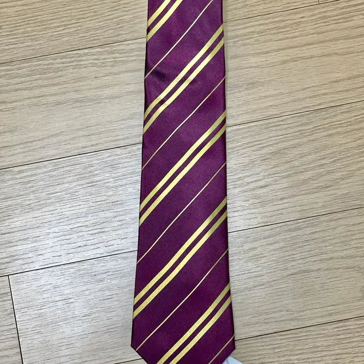 [BUNJANG] Harry Potter Gryffindor Universal Studios Tie / 해리포터 그리핀도르 유니버셜 스튜디오 넥타이