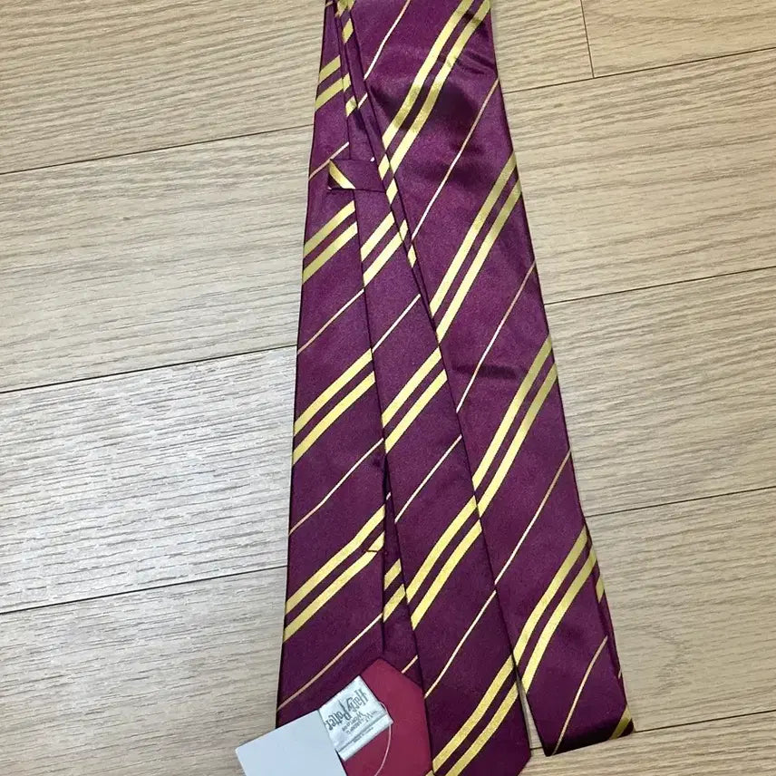 [BUNJANG] Harry Potter Gryffindor Universal Studios Tie / 해리포터 그리핀도르 유니버셜 스튜디오 넥타이