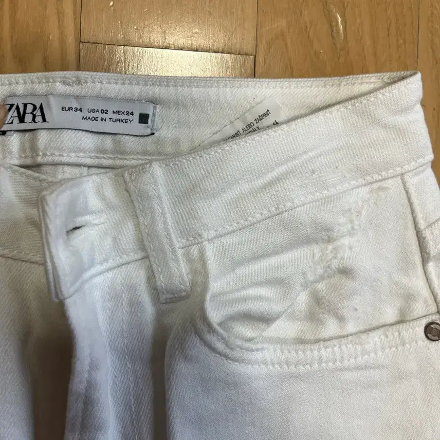 [BUNJANG] ZARA White Denim Pants with Slit Detail / 자라 ZARA 화이트 데님 팬츠
