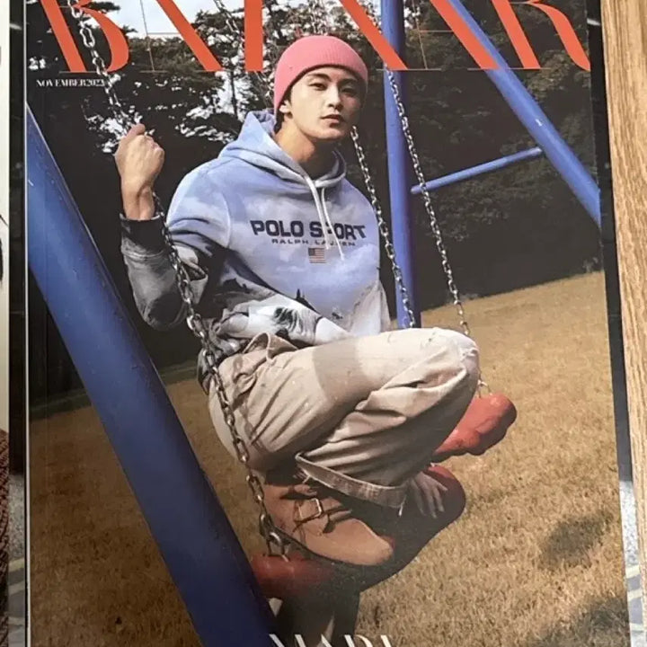 [BUNJANG] MARK BAZAAR Magazine November 2022 Issue / 마크 잡지 바자 22년 11월호