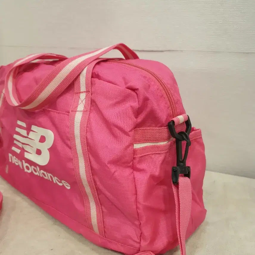 [BUNJANG] New Balance Pink Shoulder Duffel Bag / 뉴발란스 핑크 숄더백 더플백 여행가방