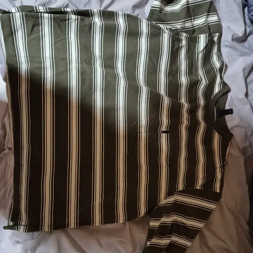 [BUNJANG] MOIF One Pocket Half Sleeve T-Shirt Olive (Size 2) / 모이프 원포켓 H/S 티셔츠 올리브(2사이즈)