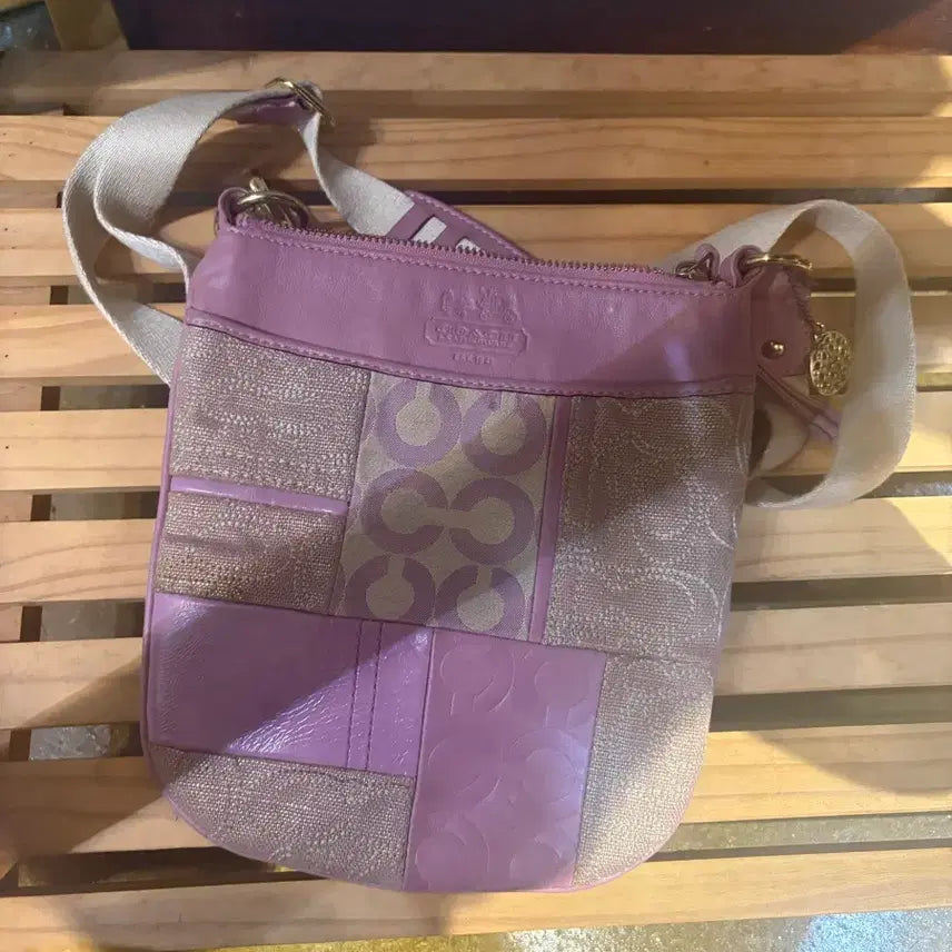 [BUNJANG] Coach Signature Shoulder Bag Lavender / 코치 시그니처 숄더백 연보라