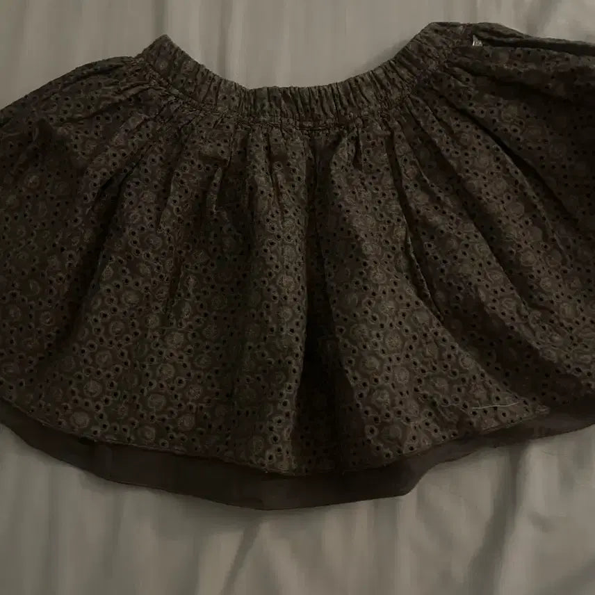 [BUNJANG] Koeseio Flower Punching Skirt Brown / 코이세이오 플라워 펀칭 스커트 브라운
