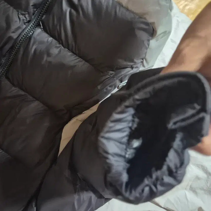 [BUNJANG] Palace Reflective Padded Jacket (Size S) / 팔라스 리플렉티브 블랙/그레이 패딩 점퍼 (S사이즈)