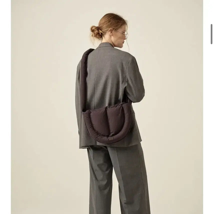 [BUNJANG] YURT Cloud Bread Bag Deep Gray / 유르트 클라우드 브레드 백 딥그레이