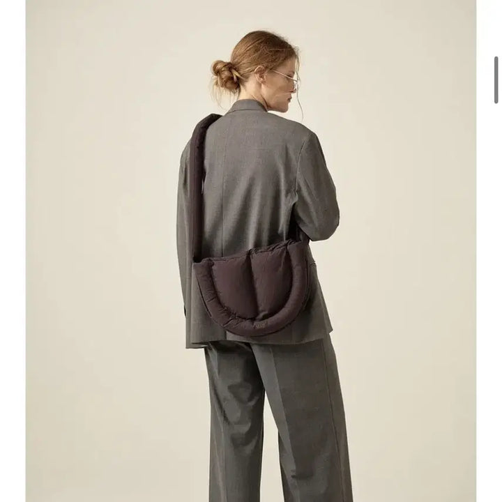 [BUNJANG] YURT Cloud Bread Bag Deep Gray / 유르트 클라우드 브레드 백 딥그레이