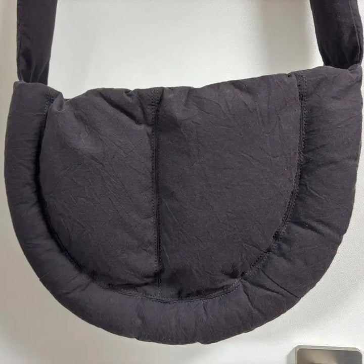 [BUNJANG] YURT Cloud Bread Bag Deep Gray / 유르트 클라우드 브레드 백 딥그레이