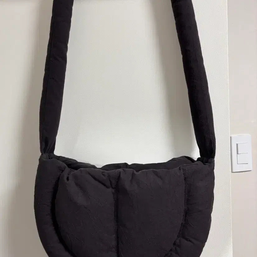[BUNJANG] YURT Cloud Bread Bag Deep Gray / 유르트 클라우드 브레드 백 딥그레이
