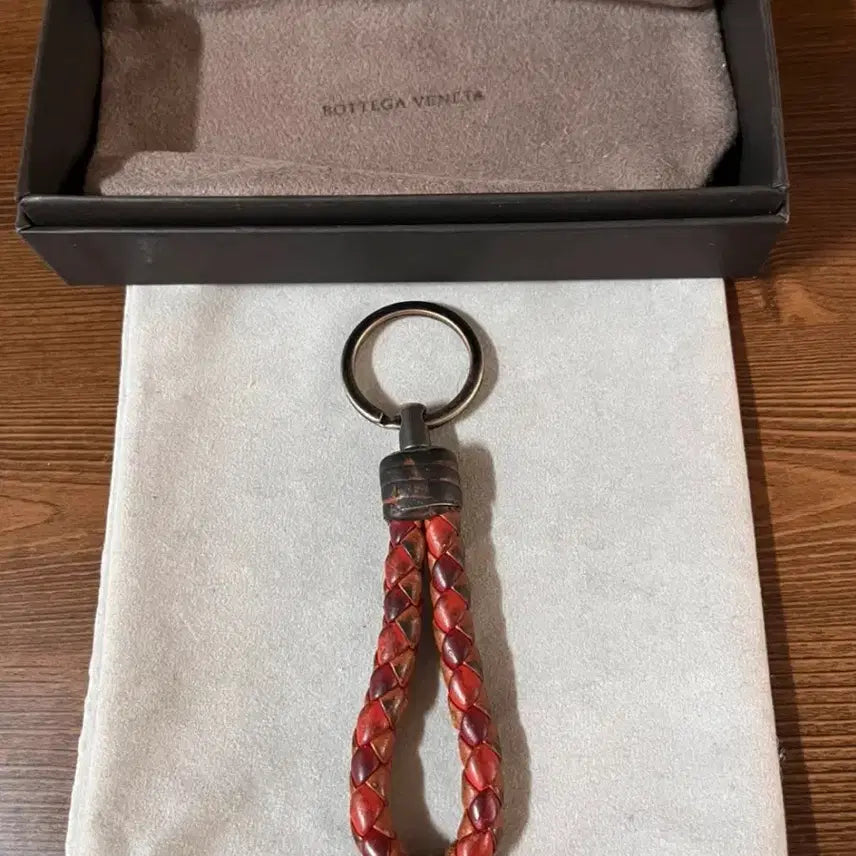 [BUNJANG] Bottega Veneta Keyring Red Brown / BV 보테가 베네타 키링 레드 브라운 풀박스