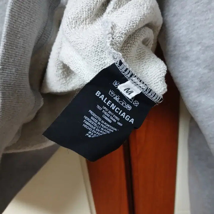 [SOLD OUT] 발렌시아가 웨이브 로고 맨투맨 회색