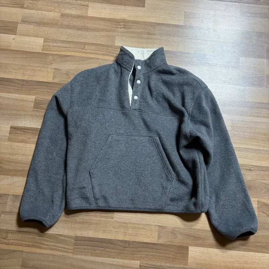 [BUNJANG] Mot Button Pullover Fleece Sweatshirt - Grey / 모트 버튼 풀오버 플리스 그레이 후리스 맨투맨