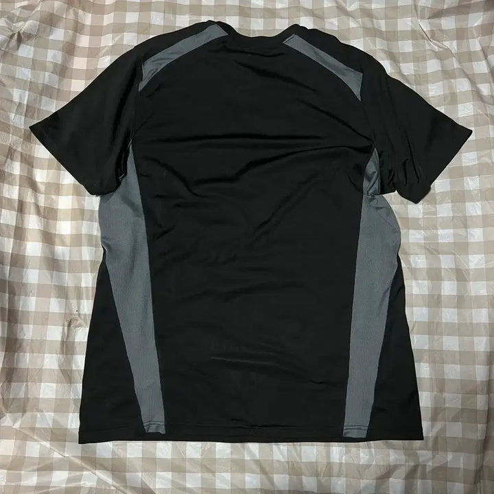 [SOLD OUT] 나이키 드라이핏 반팔 XL 트레이닝복 배색 운동복 기능성