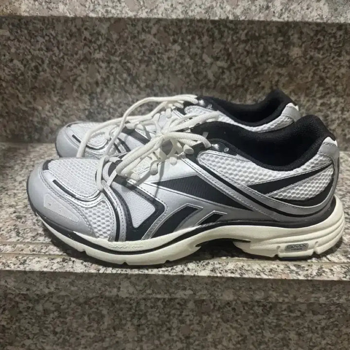 [BUNJANG] Reebok DMX Premier 270 Sneakers / 리복 DMX 프리미어 270 사이즈 (거의새것!)