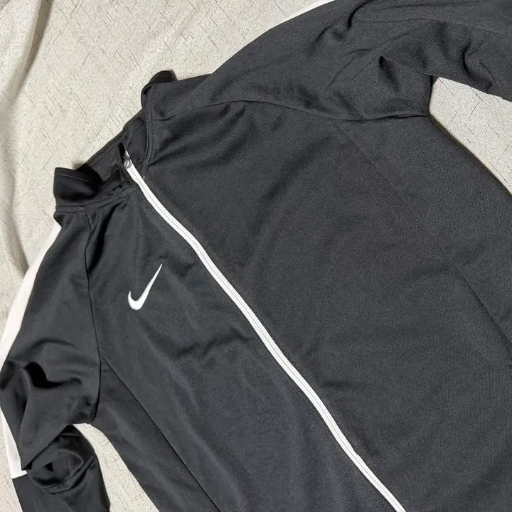 [SOLD OUT] 나이키 XL 스우시 드라이핏 트레이닝 져지
