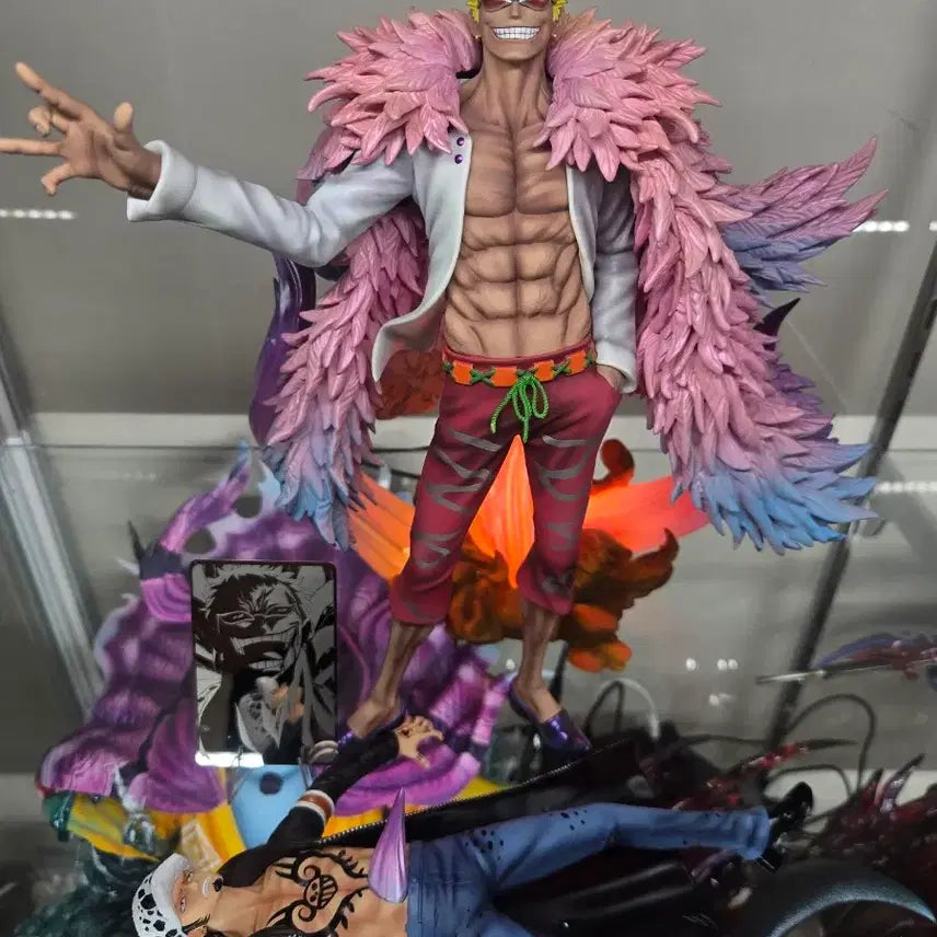 [BUNJANG] C2 Doflamingo &amp; Law Resin Figure / [급처]원피스 C2 도플라밍고+C2로우 레진 피규어