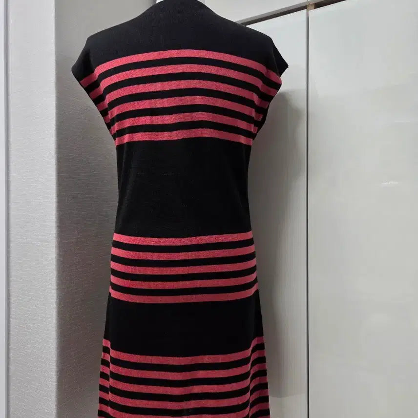 [BUNJANG] Vicki Dark Pink &amp; Black Color Block Dress / (새상품)비키 원피스