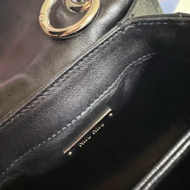 [SOLD OUT] (정품)미우미우 마테라쎄 체인 크로스백 5BH033