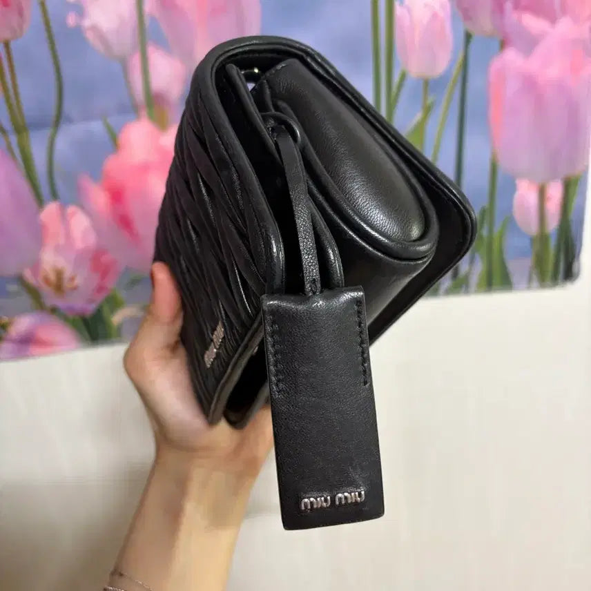 [SOLD OUT] (정품)미우미우 마테라쎄 체인 크로스백 5BH033