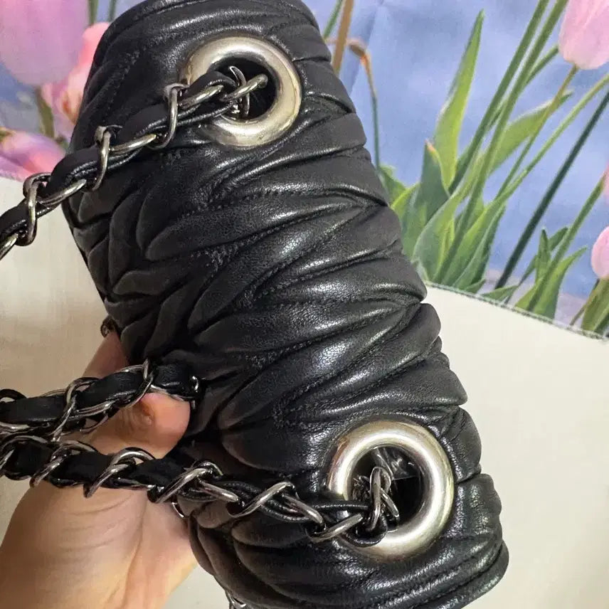 [SOLD OUT] (정품)미우미우 마테라쎄 체인 크로스백 5BH033
