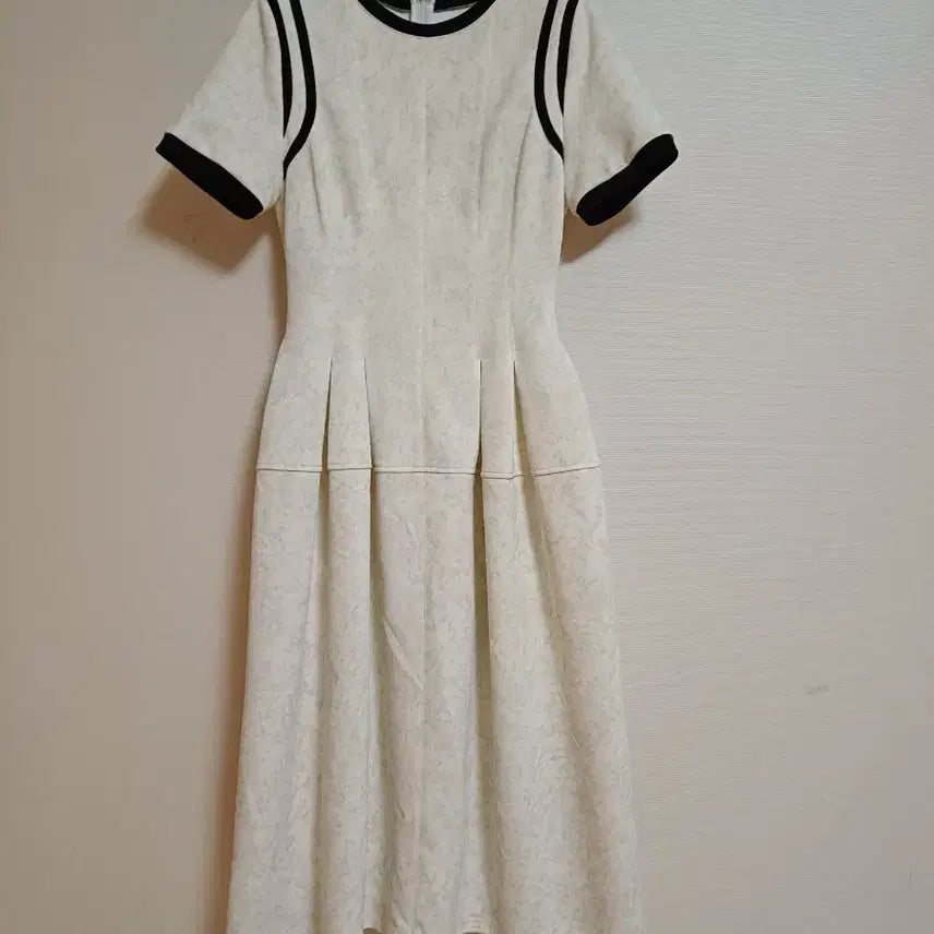 [BUNJANG] KUOSE Fitted Waist Dress - S / 미착용 쿠오세 KUOSE 핏티드 웨이스트 드레스S 판매합니다