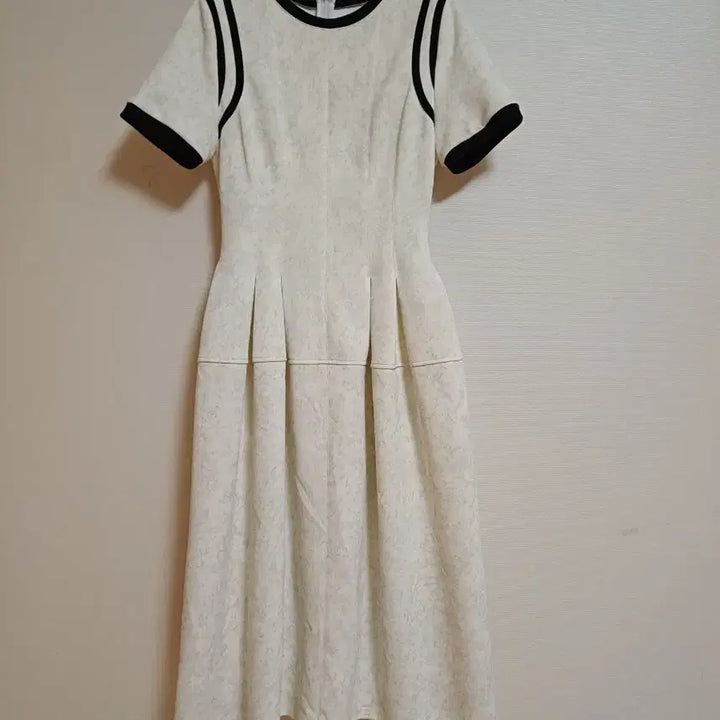 [BUNJANG] KUOSE Fitted Waist Dress - S / 미착용 쿠오세 KUOSE 핏티드 웨이스트 드레스S 판매합니다