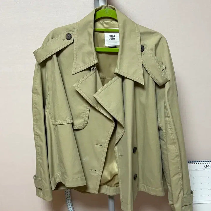 [BUNJANG] Juicy Judy Khaki Short Trench Jacket / 쥬시쥬디 카키 숏 트렌치 자켓