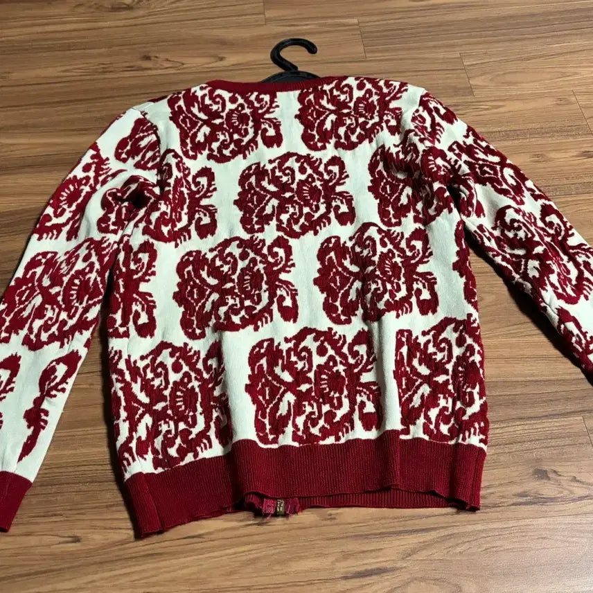 [BUNJANG] Red Flower Pattern Knit Cardigan / 레드 플라워 패턴 니트 가디건