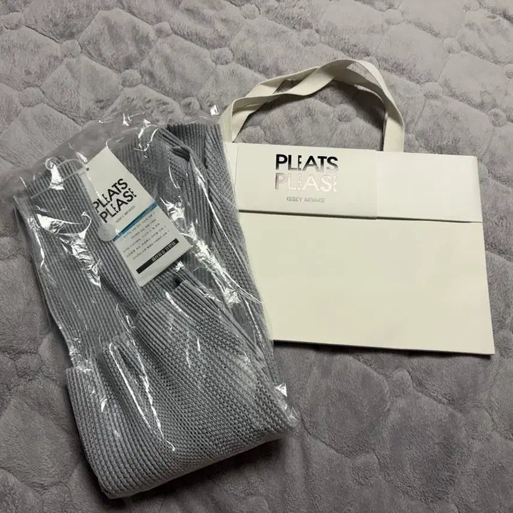 [SOLD OUT] 플리츠플리즈 4월 타타미 가디건 3사이즈 쿨그레이 새상품(26.04)