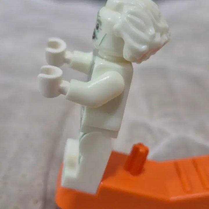 [BUNJANG] LEGO Harry Potter Nearly Headless Nick Minifigure (76389) / 레고 해리포터 야광 목이 달랑달랑한 닉 미니피규어 (76389)
