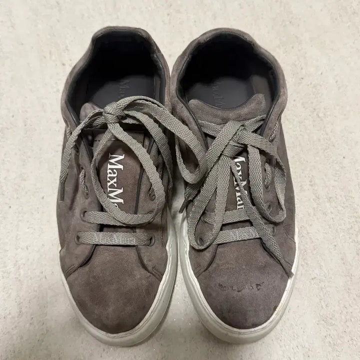 [BUNJANG] Max Mara Suede Sneakers Grey Size 36 / 막스마라 스웨이드 스니커즈 그레이 36