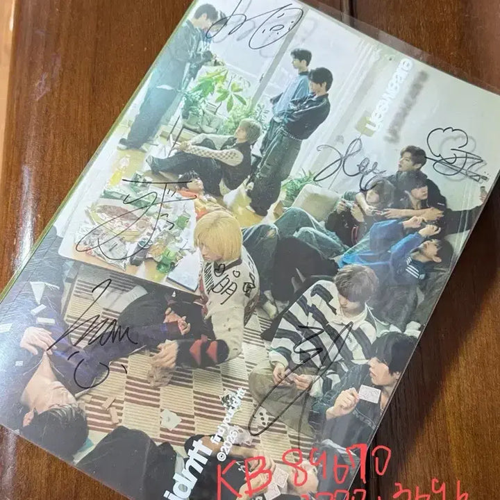 [BUNJANG] IDNTT Signed Album / 아이덴티티 idntt 싸인 앨범