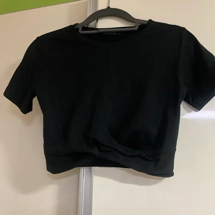 [BUNJANG] Black Crop T-shirt / 검정색 크롭 반팔 티셔츠