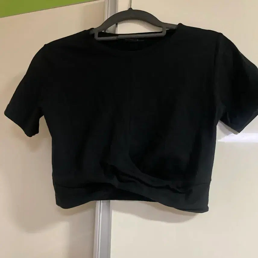 [BUNJANG] Black Crop T-shirt / 검정색 크롭 반팔 티셔츠
