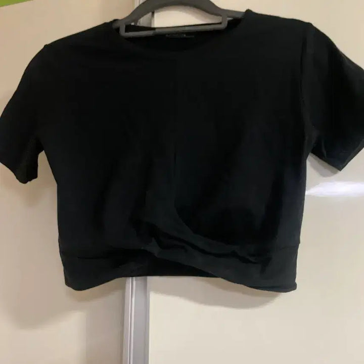 [BUNJANG] Black Crop T-shirt / 검정색 크롭 반팔 티셔츠