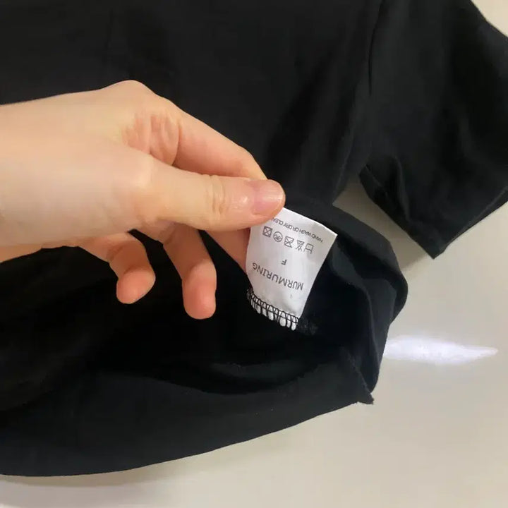[BUNJANG] Black Crop T-shirt / 검정색 크롭 반팔 티셔츠