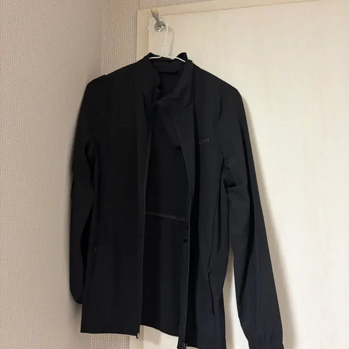 [BUNJANG] ASPEN Black Windbreaker Size 66 / ASPEN 검정색 바람막이 66