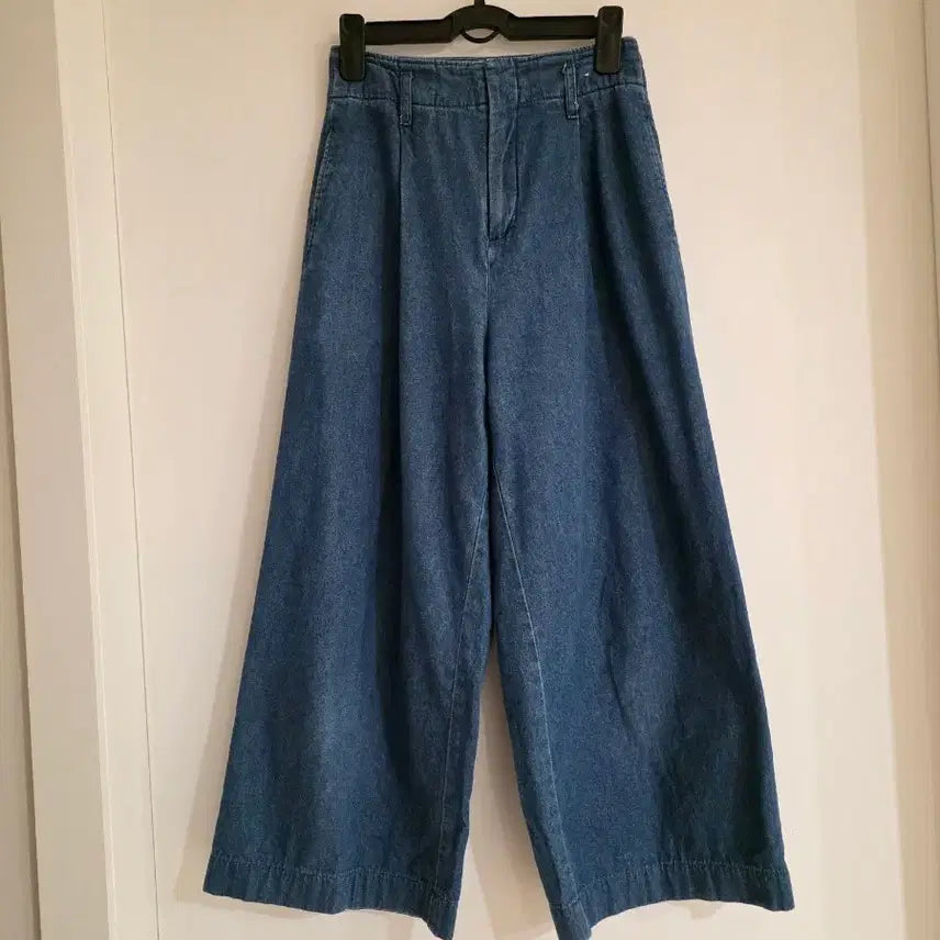[SOLD OUT] 유니클로 청 데님 와이드 팬츠 9부기장